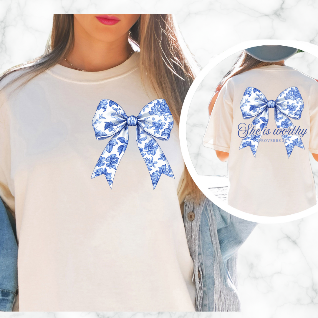 SHE IS WORHTY COQUETTE CHINOISERIE BOW T-SHIRT