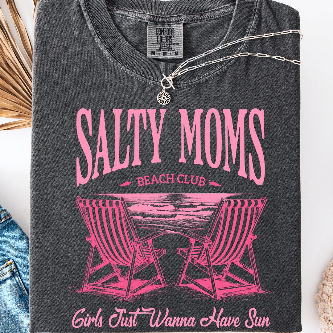 SALTY MOMS BEACH CLUB T-SHIRT