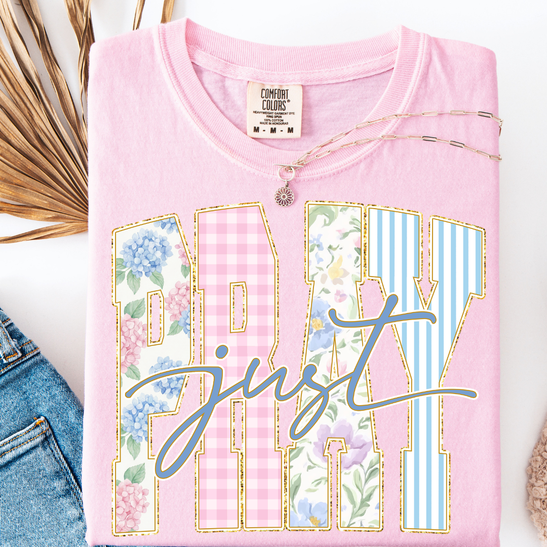JUST PRAY PREPPY FLORAL PRINT T-SHIRT