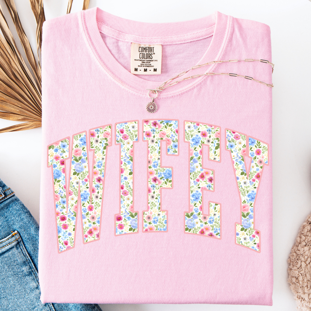 WIFEY FLORAL LETTER T-SHIRT